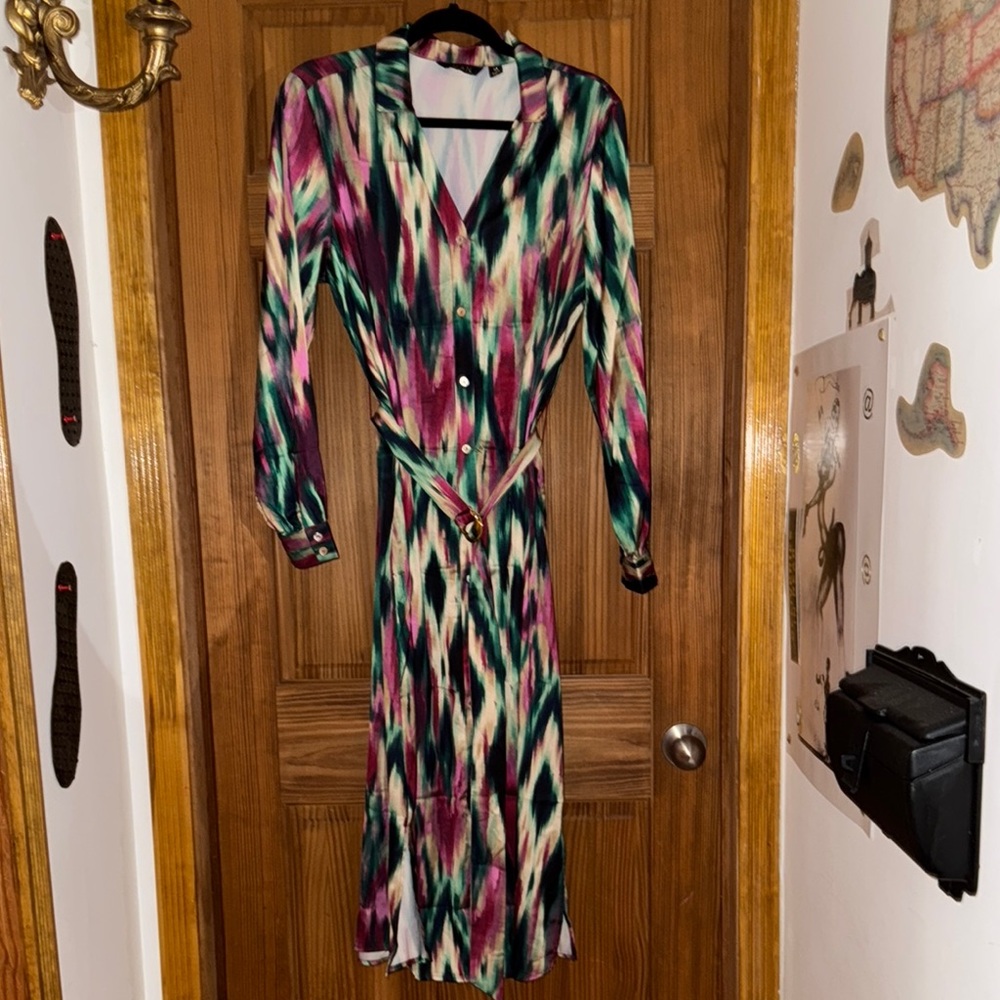 Women’s IMAN Collar button front maxi dress purple/cream/green Medium w belt